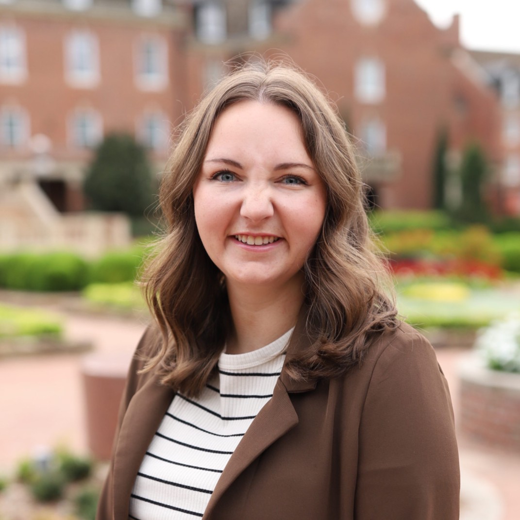 Headshot of Claire Leffingwell