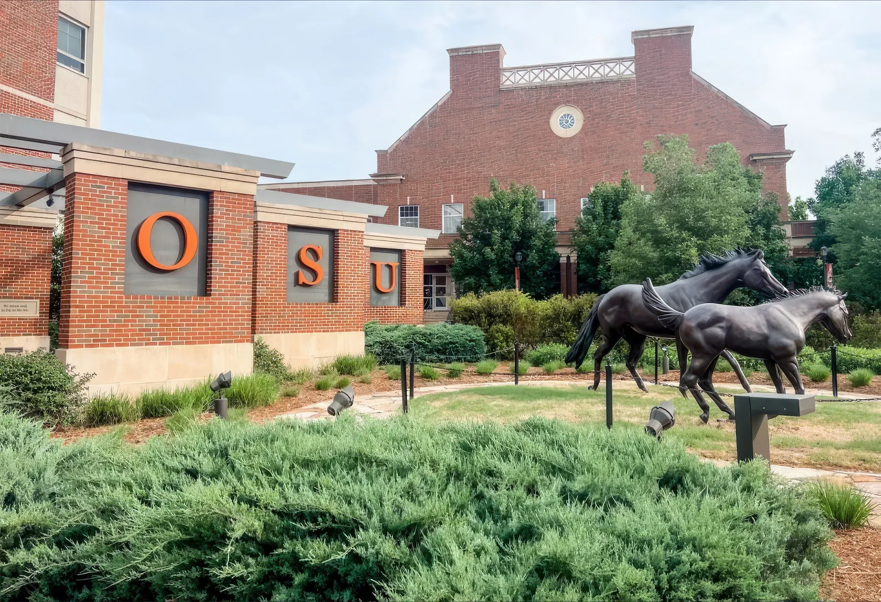 image of the south enterance to the student union